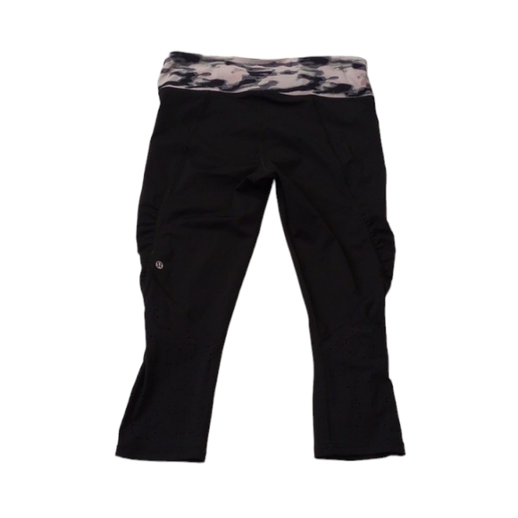 Lululemon Womens Crop Leggings Sz 6 Breezy Camo Black Capris Workout Athletic - Picture 8 of 10